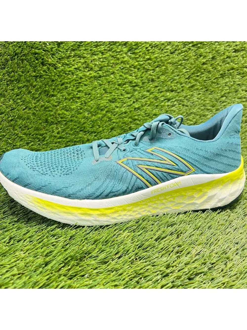 New Balance Fresh Foam X Vongo v5 Mens Size 12 Blue White Running Shoes Sneakers